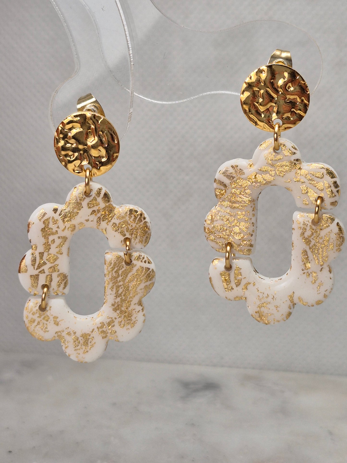 Hattara - Kultavalkoinen